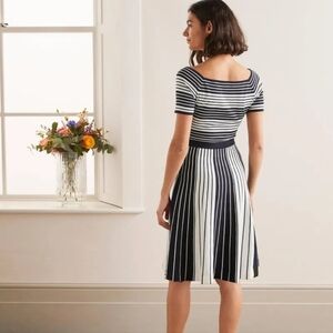 Boden Navy Stripe A-line Short Sleeve Sweater Dress Size 6P